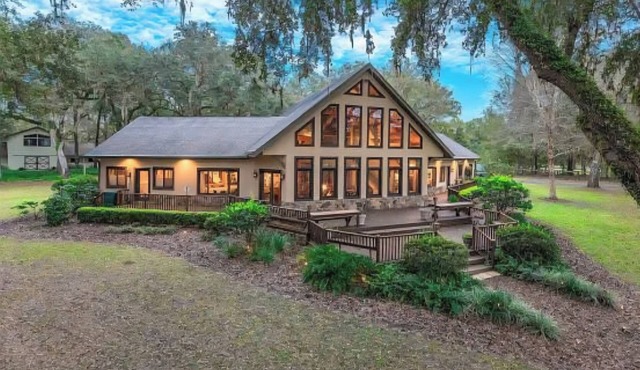 Featured in Magazines! Charming house on 11 serene acres in welcoming Ocala FL