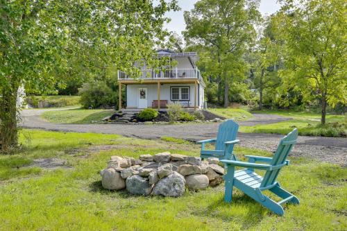 Fire Pit + On-Site Pond: Hudson Valley Home!