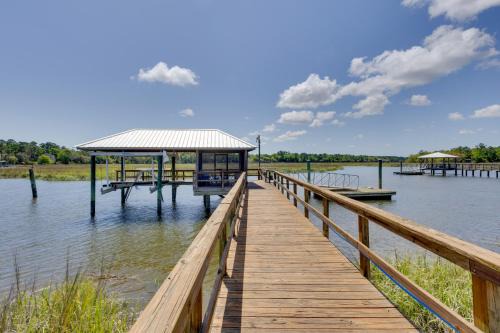 Fish, Boat & Unwind: 'Creekside Oasis' in Darien!