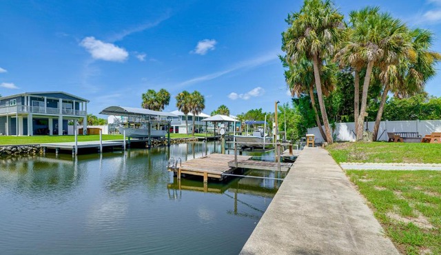 Fish, Paddle & Explore: Crystal River Gem w/Dock