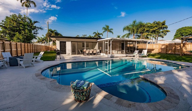 Fox Lagoon Pool Spa Villa 6BD Luxury Stay