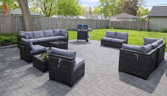 Game Room 4BR Retreat Near MOA/MSP | Family Home - outdoor space lots of parking