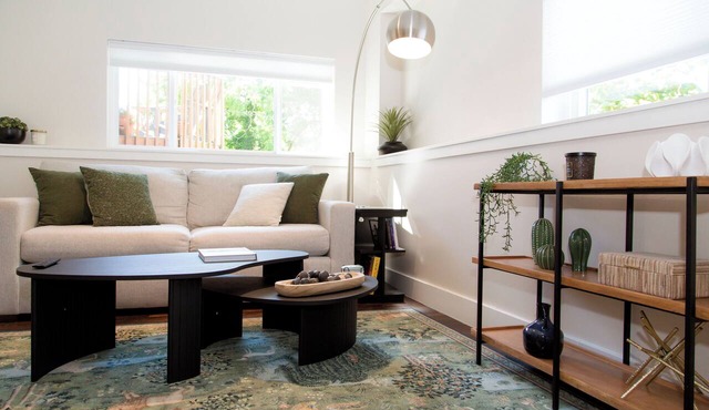 Garden-Level 2BR Suite, West Seattle