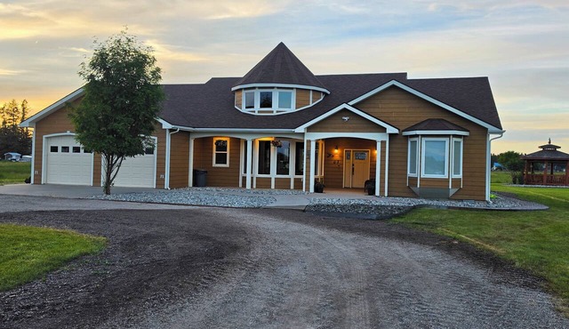Glacier View Haven - Sleeps 10 - Near Glacier National Park - Family Friendly