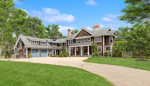 Gorgeous East Hampton home close to the beach!