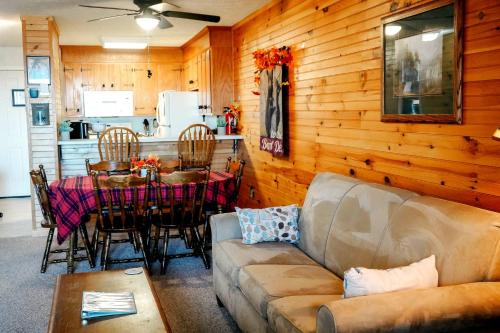 Grandpa's Den #205