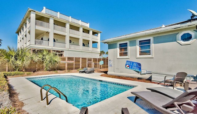 Gulf-View Home with Pool, Game Room & Tiki Cruise