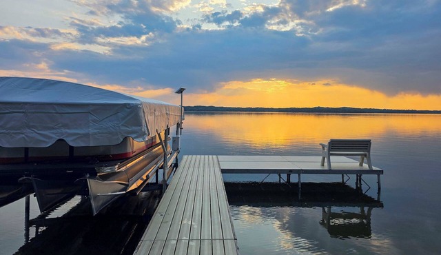 Hackensack Waterfront Retreat on Tenmile Lake in Hackensack