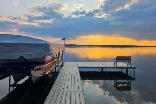 Hackensack Waterfront Retreat on Tenmile Lake in Hackensack