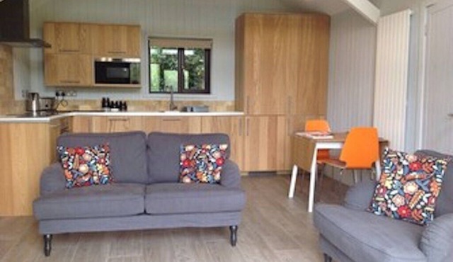 High quality accommodation for couples in semi rural setting in Cheddar