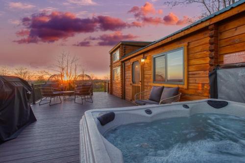 Hillside Hideaway - Hot Tub
