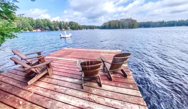 Island Waterfront w Pontoon Boat Hottub Dogs Lv