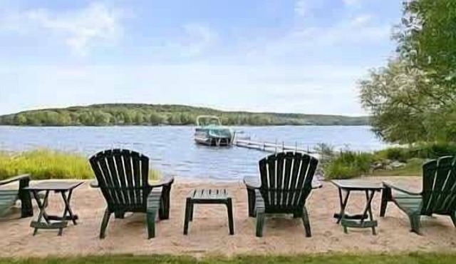 Lakefront Retreat on Intermediate Lake | Sleeps 14 Firepit Dogs