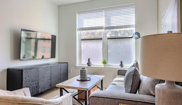 Landing | Chic 1BD, Gym
