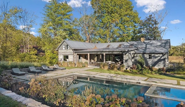 Leipers Rustic Chic Historic Franklin Retreat in heart of Leipers Fork