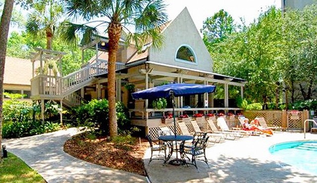 Location, Location! Loft Condo, short walk to beach & restaurants!