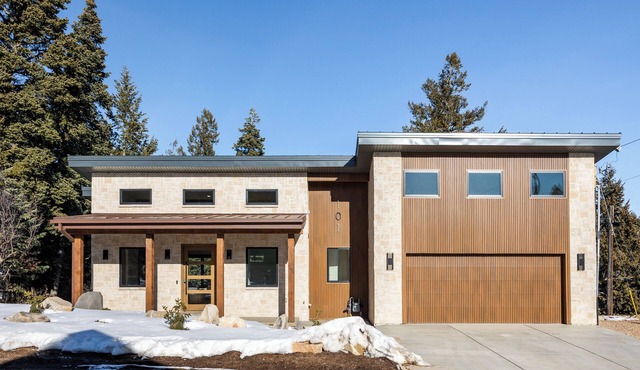 Luxe Park City Vacation Home: 4BR, Smart-Home Tech, Mountain Views, Minutes to Ski Resorts