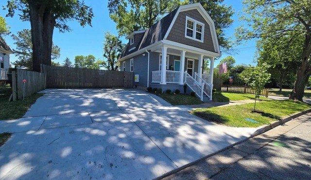 Luxury 2-bedroom house in superb Norfolk with cool AC and charm