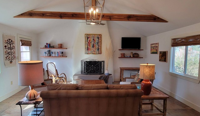 Luxury Adobe Home near Marfa and McDonald Observatory