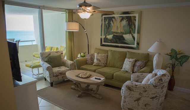 Luxury Beachfront 2 Bedroom/2 bath penthouse paradise!