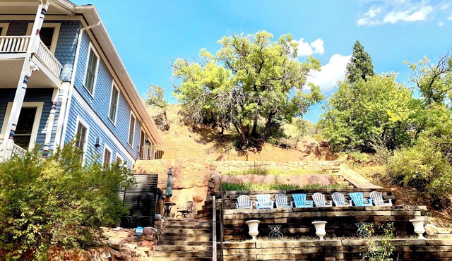 Manitou Incline Retreat @ Pikes Peak Cog Railway~ Barr Trail~ Therapy Hot Tub!