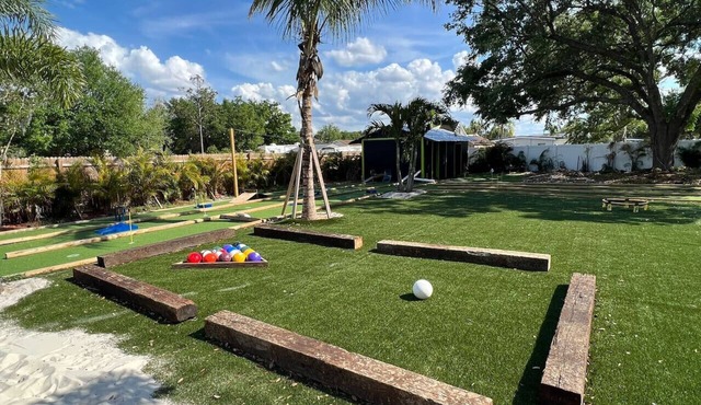 Mini golf course, 1 mile to Universal, Pool
