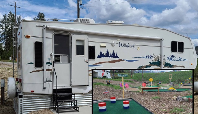 Minigolf Course TIGER Camper Hot Tub - AC - Furnace - Fully Furnished