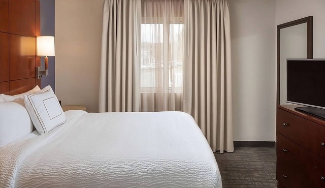 Minutes to The Parthenon Nashville! 2 Pet-friendly Units w/Free Breakfast