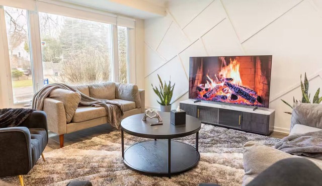 Modern Cozy Elegance Close to Hospitals