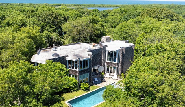 Modernist Montauk Home with Heated Pool, Close to Lake Montauk and Ditch.