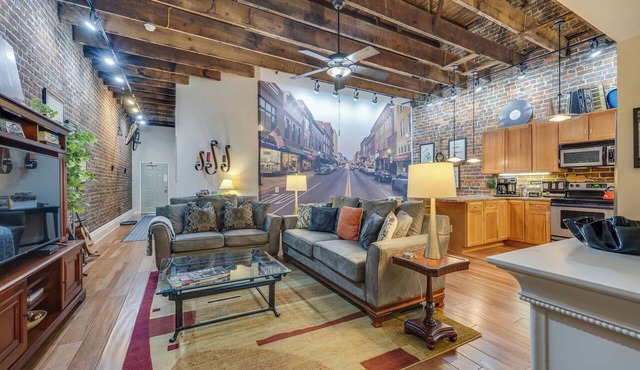 MtnMusicLoft,Find Your Rhythm in Heart of Downtown