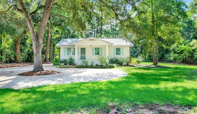 NEW LISTING! Peaceful, Fairhope Cottage