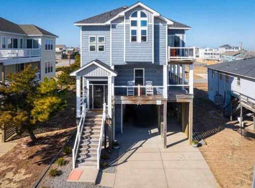 Ocean Views Steps To Beach 5bd Luxury Home in Kill Devil Hills