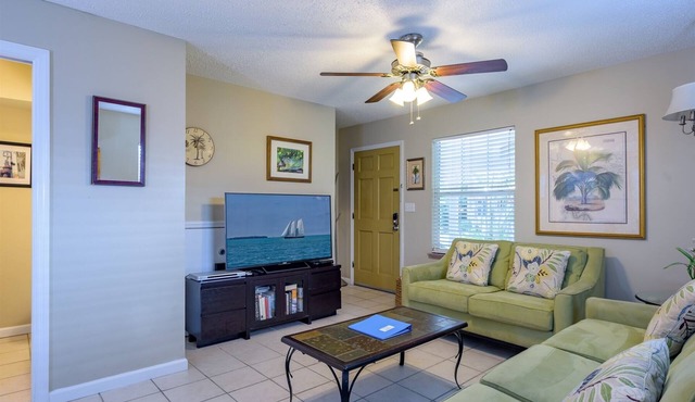 Old Town Key West suite w/pool & pet-friendly