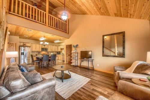 OM A13 Gruene Grove Bungalow at Old Mills Resort