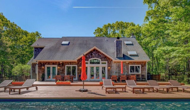 Open Floor Plan, Private Tennis Court, Close to Ocean Beaches and.