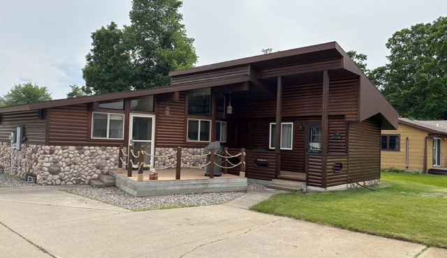 Ottertail Lake Access Cabin with dock