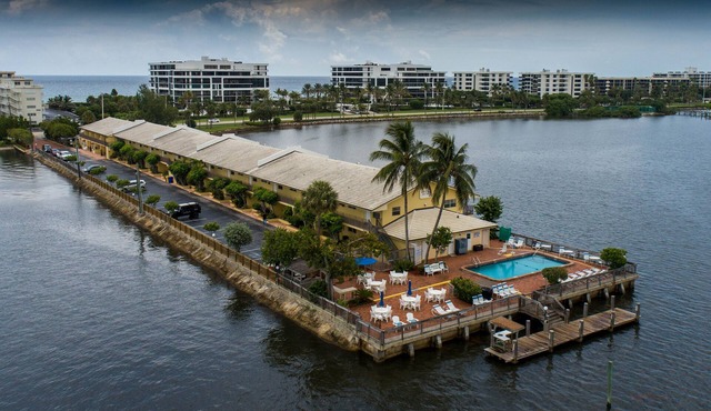 Palm Beach Waterfront Suites