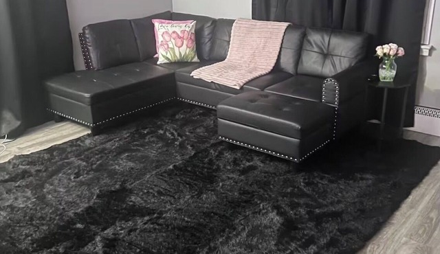 Peaceful 2-bedroom apartment with AC in charming Pitman