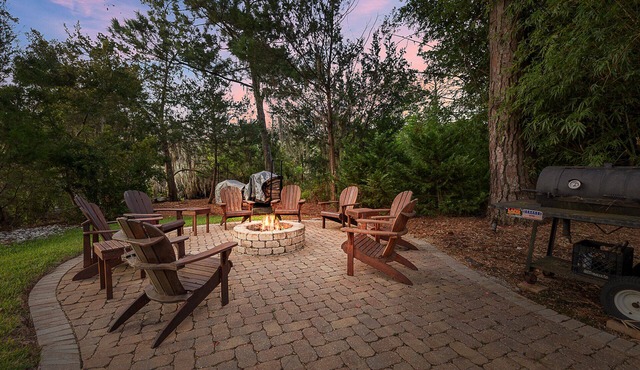 Peachtree Oak Ctg: 3BR Family Retreat | Breathtaking Marsh Views | Spacious Backyard