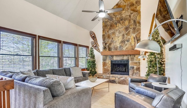 Perfect location for a Canaan Valley vacation! "Apres" Ski has it all!