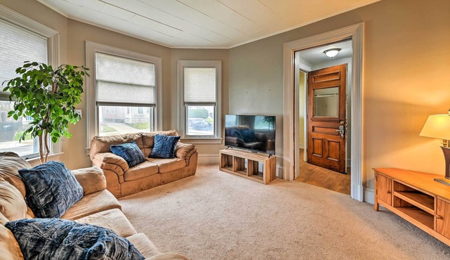Pet-Friendly Historic Apartment Near Albany!