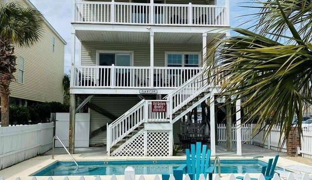 Pierview 5 Bedroom Home by RedAwning