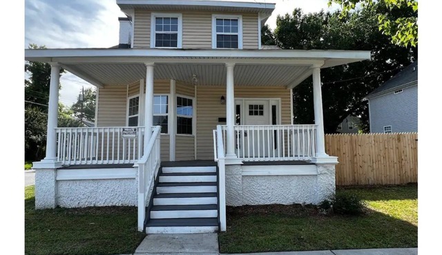 Portsmouth 3BR Near Casino, Comfy, Spacious Yard Stay, Sleeps 6!