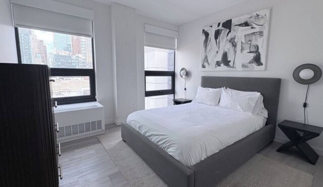 Practical 2 Bedroom Unit w/Kitchen Near Manhattan – Midtown Just 1 Stop