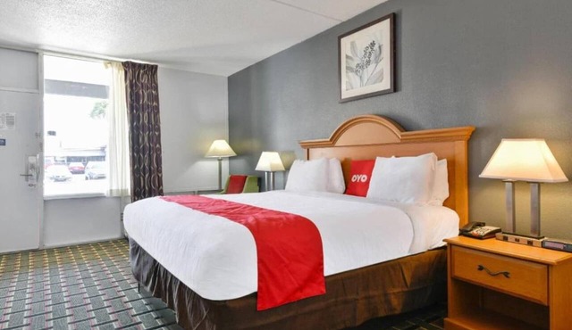 Premium King Bed|Lake Park GA