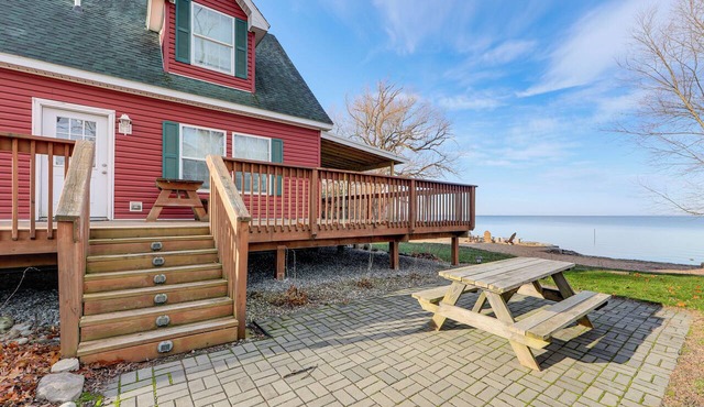Private Beach & Sport Court! Home on Oneida Lake