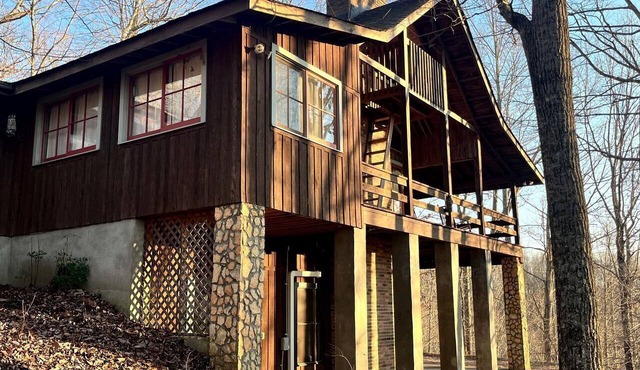 Private Cabin with Jacuzzi Great for a Group Getaway in Tennessee