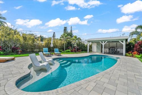 Private Pool, Backyard, and Steps to the Beach