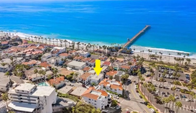 Private Studio with Balcony and Easy Walk to Beach in San Clemente